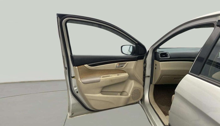 2017 Maruti Ciaz VDI SHVS, Diesel, Manual, 83,362 km, LHS Front Door
