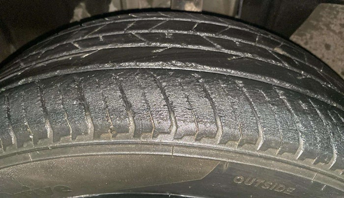 2022 Nissan MAGNITE XV PREMIUM TURBO (O), Petrol, Manual, 26,600 km, Left Front Tyre Tread