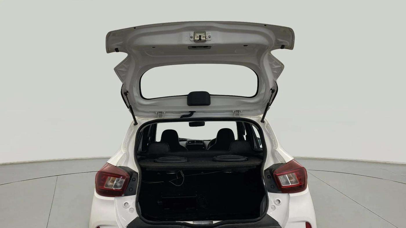 2023 Renault Kwid RXT 1.0, Petrol, Manual, 28,293 km, Boot Door Open