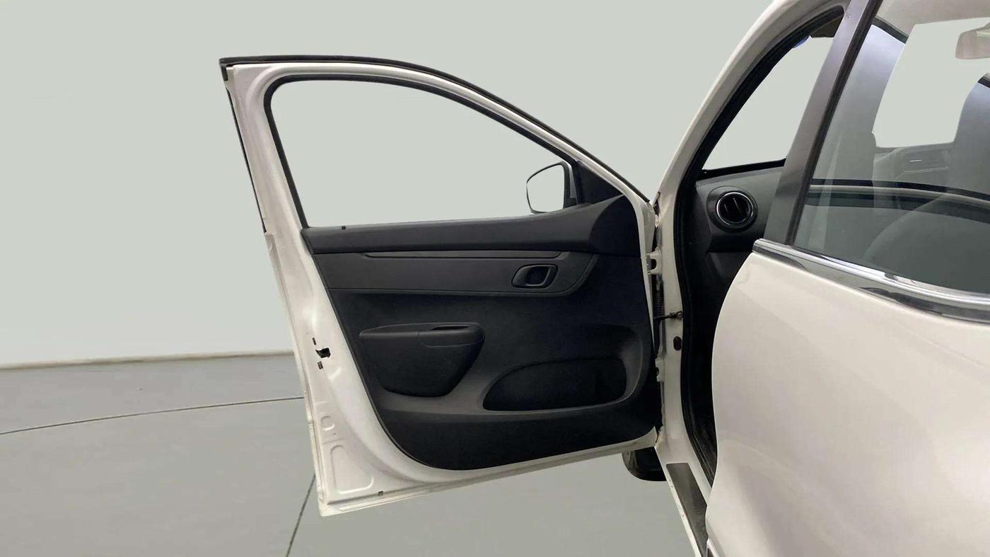 2023 Renault Kwid RXT 1.0, Petrol, Manual, 28,293 km, LHS Front Door