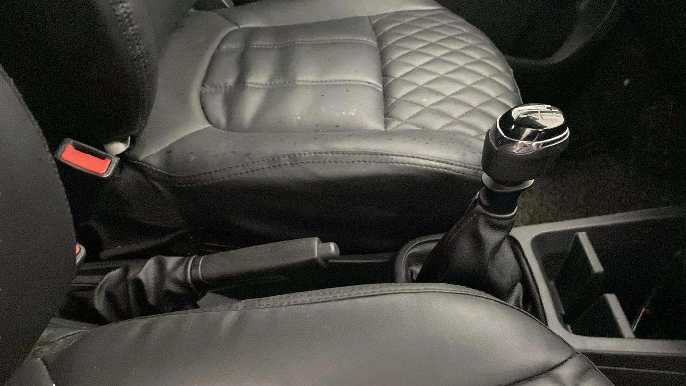 2023 Renault Kwid RXT 1.0, Petrol, Manual, 28,293 km, Gear Lever