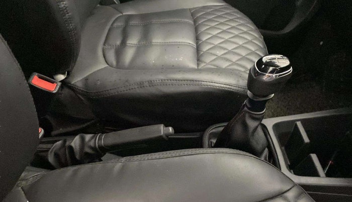 2023 Renault Kwid RXT 1.0, Petrol, Manual, 28,140 km, Gear Lever