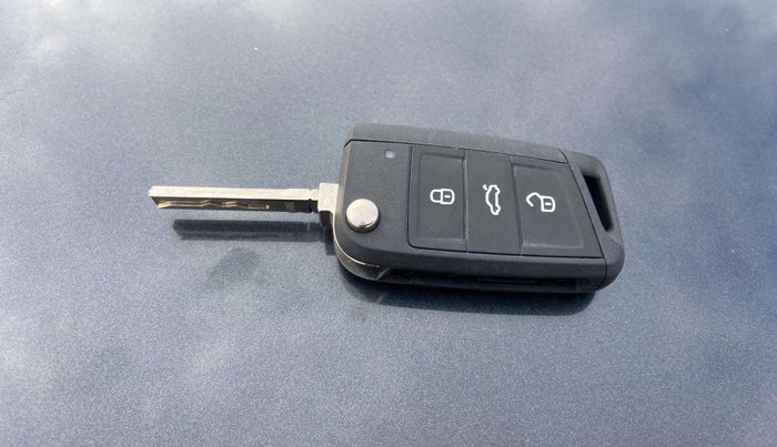 2022 Skoda SLAVIA STYLE 1.0L TSI AT, Petrol, Automatic, 25,663 km, Key Close Up