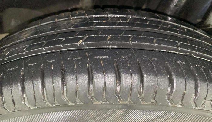 2018 Maruti Swift VDI, Diesel, Manual, 65,041 km, Left Rear Tyre Tread