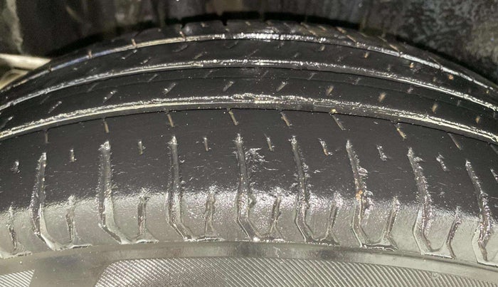 2018 Maruti Swift VDI, Diesel, Manual, 65,041 km, Right Rear Tyre Tread