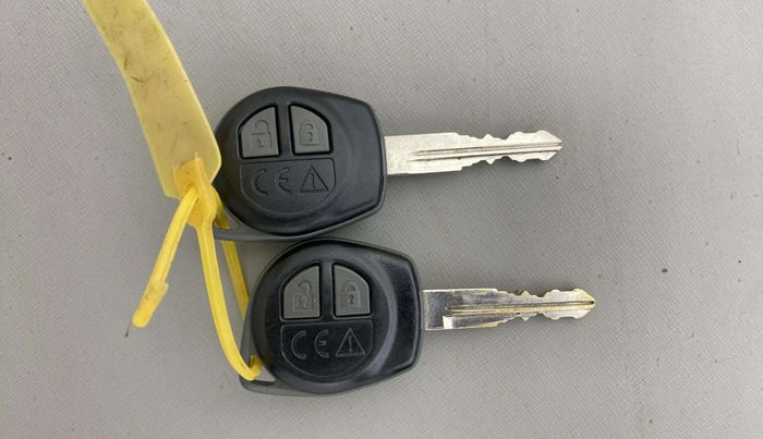 2018 Maruti Swift VDI, Diesel, Manual, 65,041 km, Key Close Up