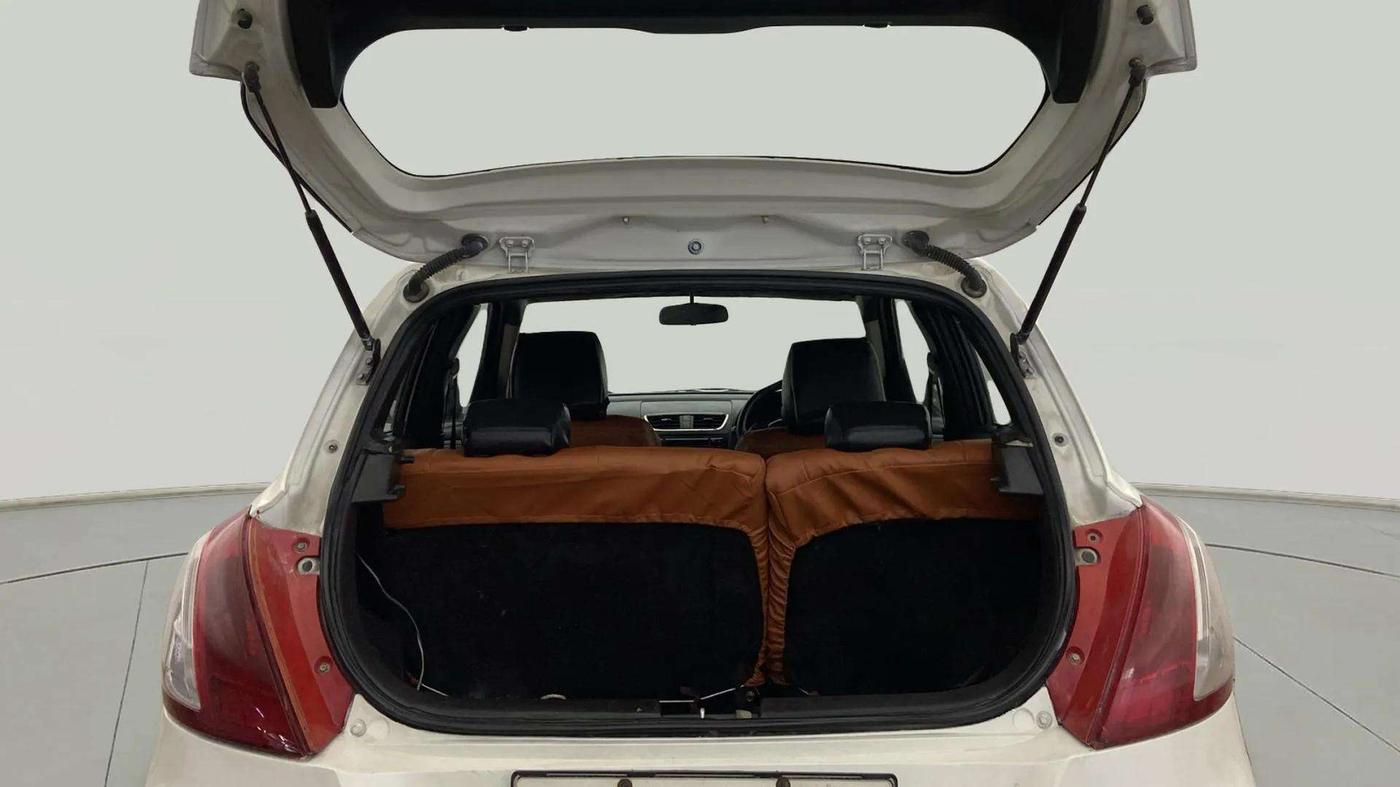 2016 Maruti Swift VXI, Petrol, Manual, 48,857 km, Boot Inside