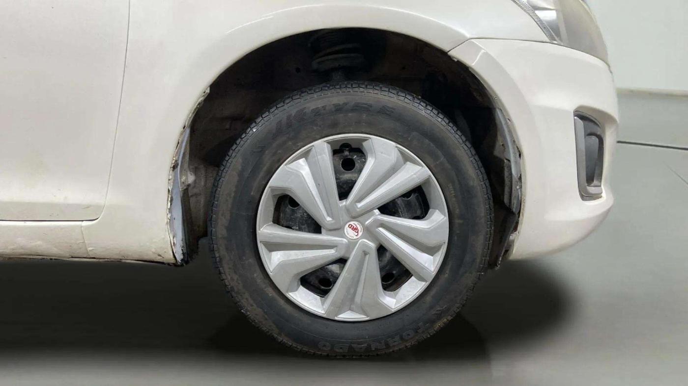 2016 Maruti Swift VXI, Petrol, Manual, 48,857 km, Right Front Wheel