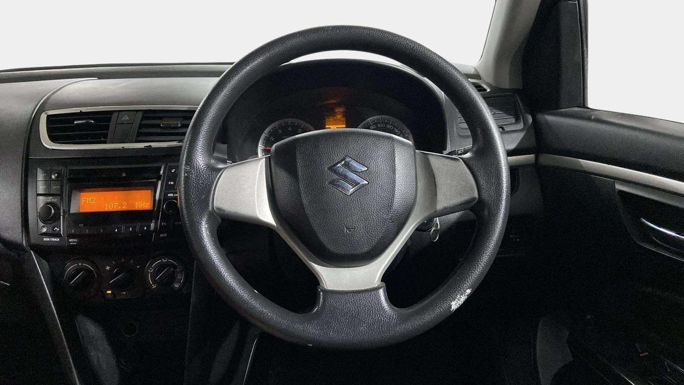 2016 Maruti Swift VXI, Petrol, Manual, 48,857 km, Steering Wheel Close Up