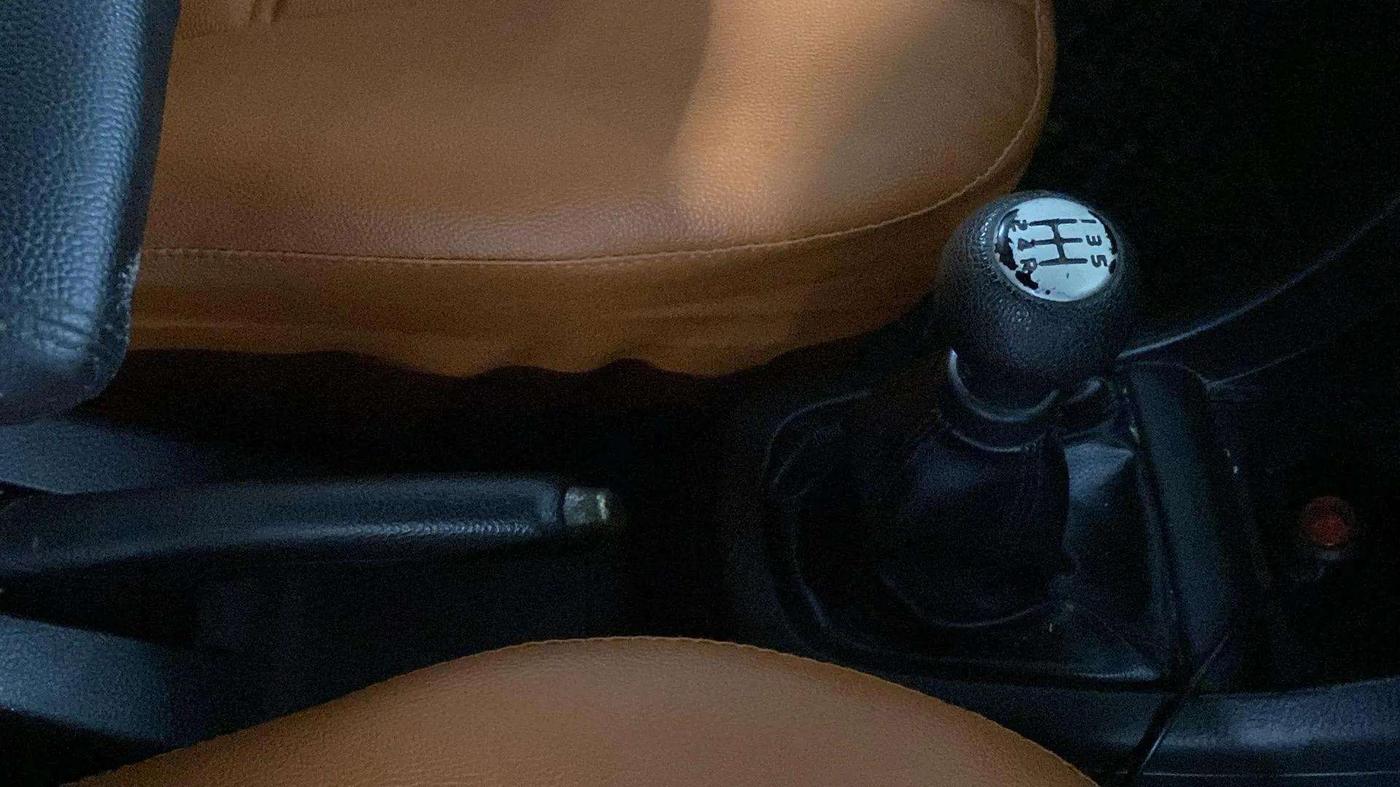 2016 Maruti Swift VXI, Petrol, Manual, 48,857 km, Gear Lever