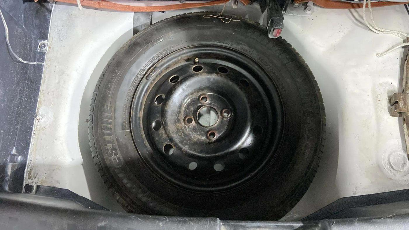2016 Maruti Swift VXI, Petrol, Manual, 48,857 km, Spare Tyre
