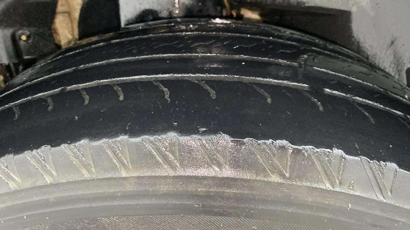 2019 Mahindra XUV500 W11 AT, Diesel, Automatic, 79,196 km, Right Rear Tyre Tread