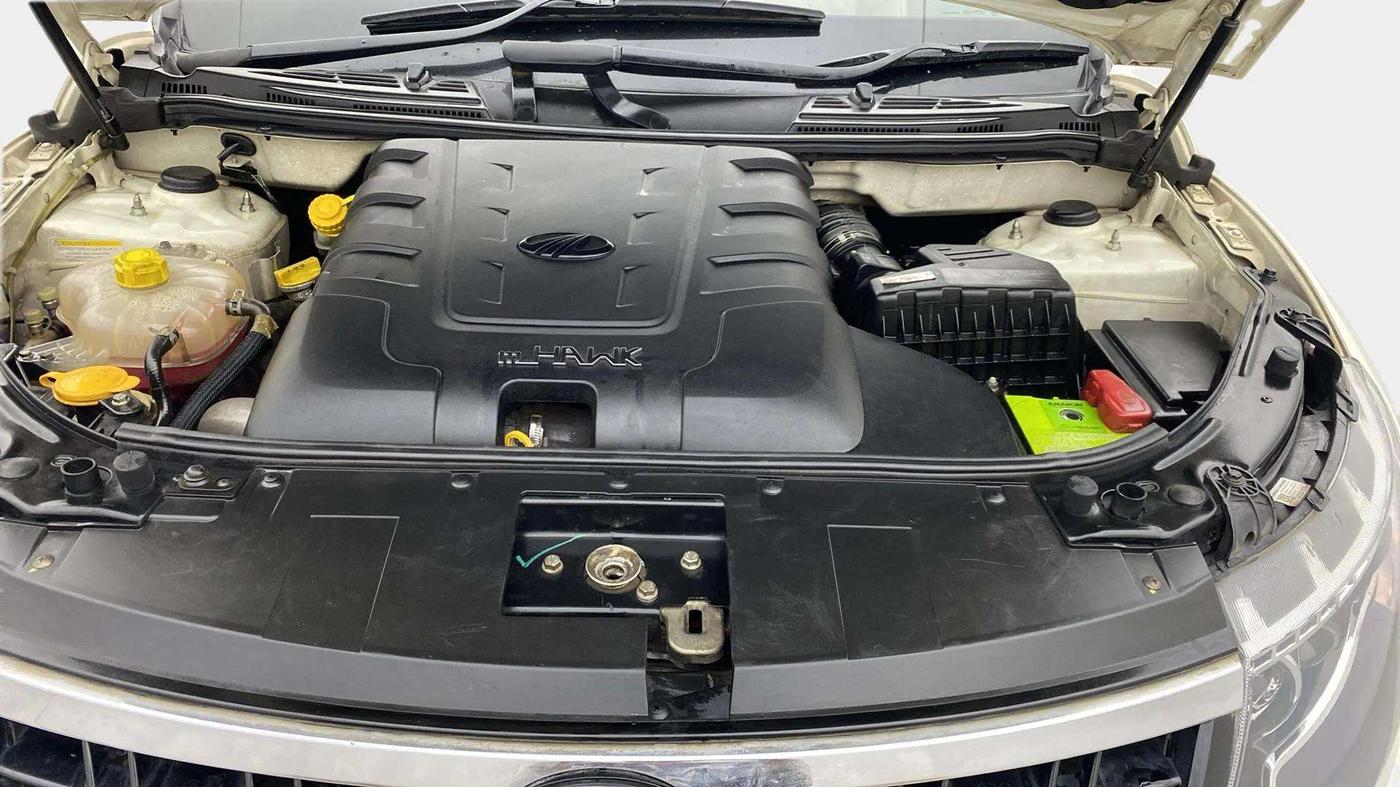2019 Mahindra XUV500 W11 AT, Diesel, Automatic, 79,196 km, Engine View - Left
