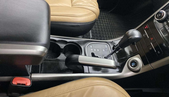 2019 Mahindra XUV500 W11 AT, Diesel, Automatic, 79,032 km, Gear Lever