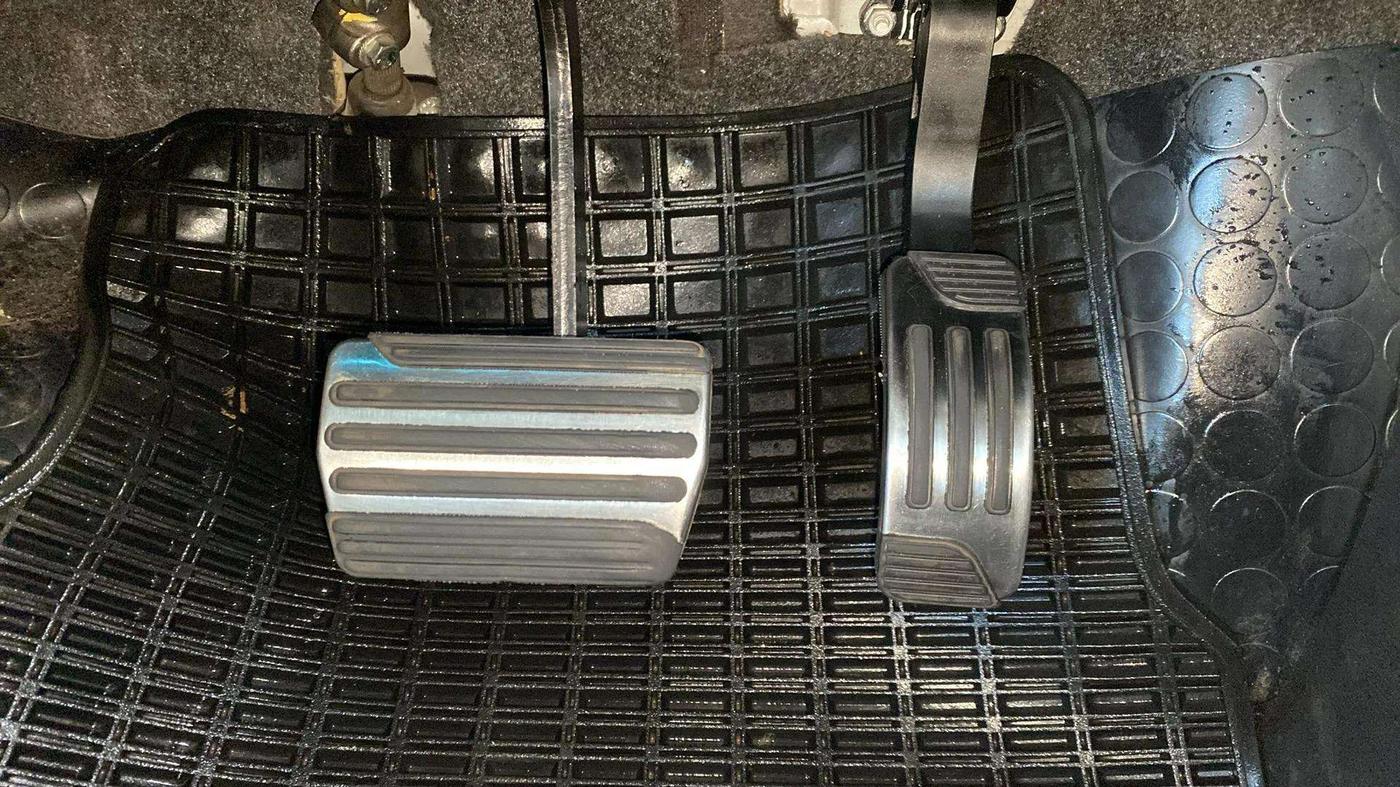 2019 Mahindra XUV500 W11 AT, Diesel, Automatic, 79,196 km, Pedals