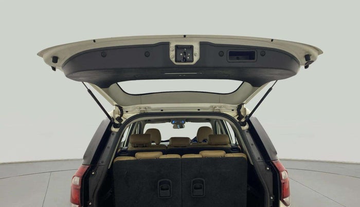 2019 Mahindra XUV500 W11 AT, Diesel, Automatic, 79,032 km, Boot Door Open
