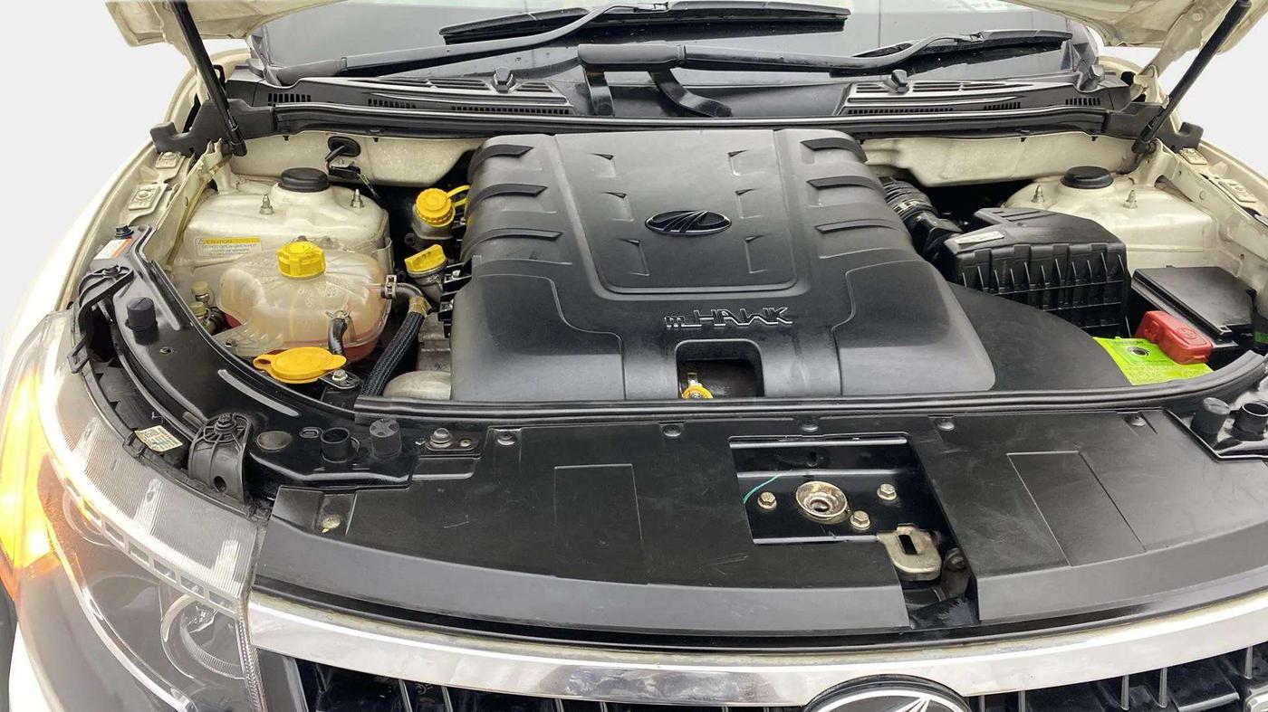 2019 Mahindra XUV500 W11 AT, Diesel, Automatic, 79,196 km, Engine View - Right
