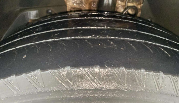 2019 Mahindra XUV500 W11 AT, Diesel, Automatic, 79,032 km, Left Front Tyre Tread
