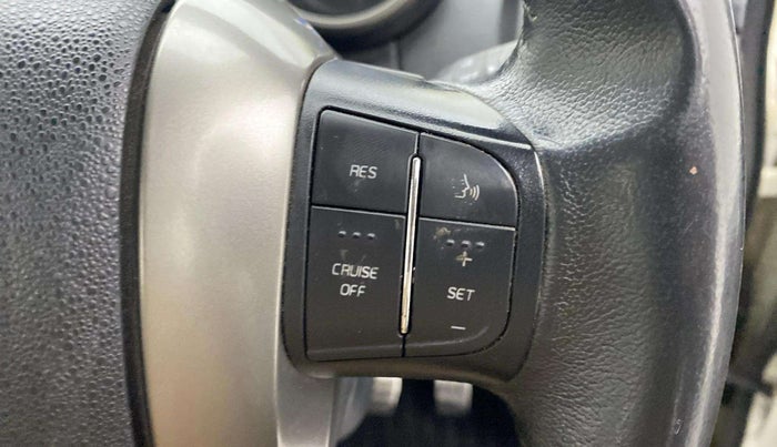 2019 Mahindra XUV500 W11 AT, Diesel, Automatic, 79,032 km, Adaptive Cruise Control