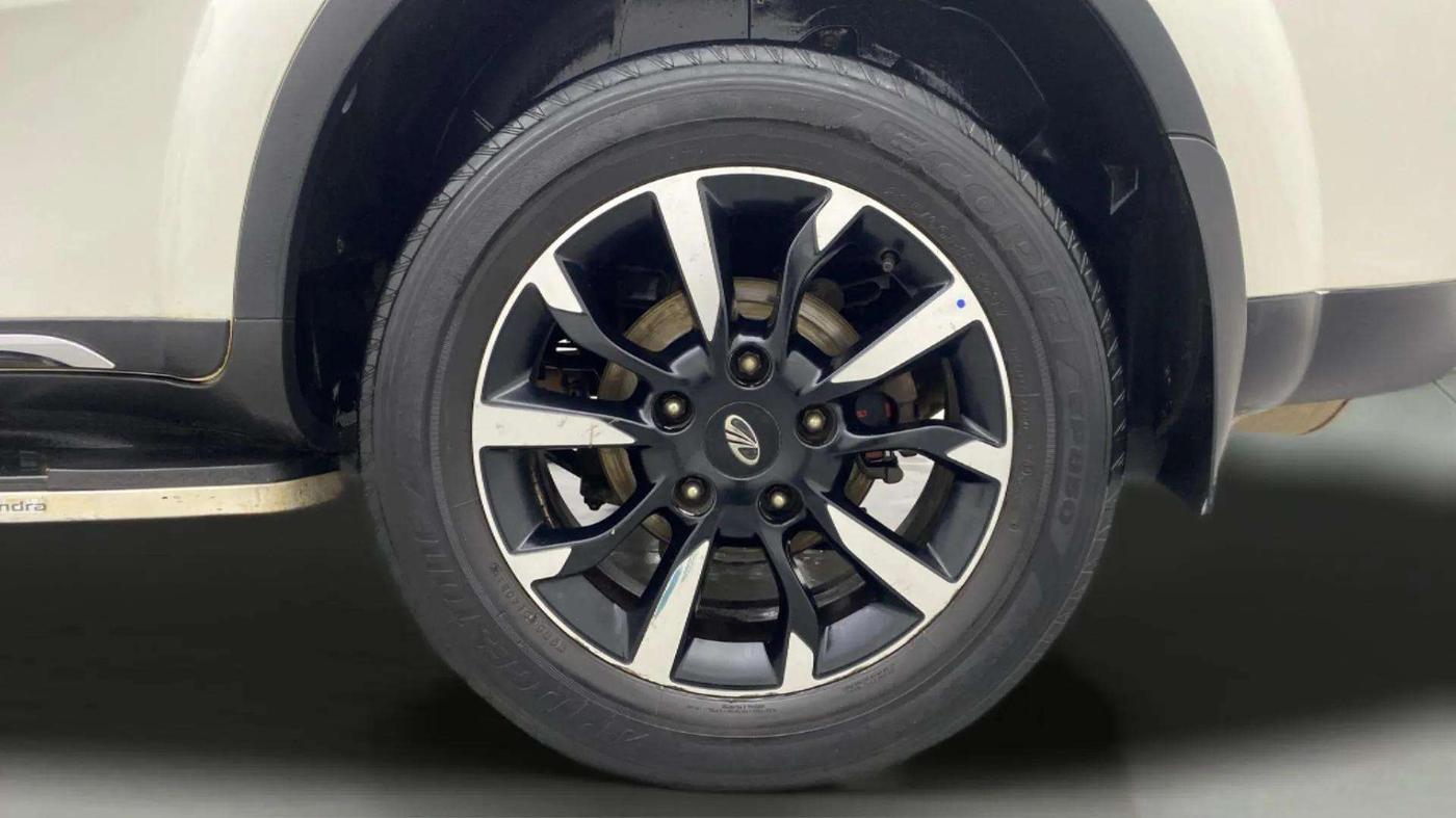 2019 Mahindra XUV500 W11 AT, Diesel, Automatic, 79,196 km, Left Rear Wheel