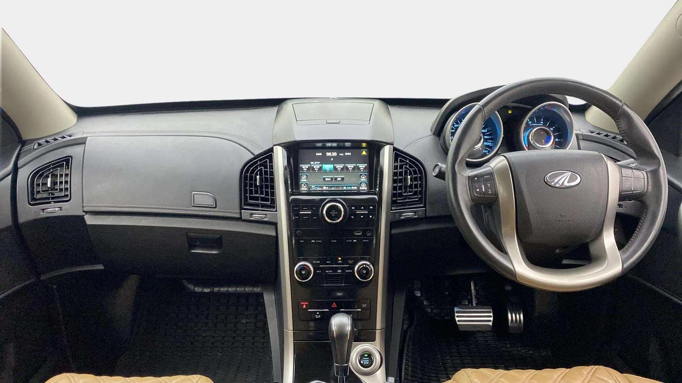 2019 Mahindra XUV500 W11 AT, Diesel, Automatic, 79,196 km, Dashboard