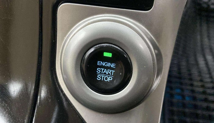 2019 Mahindra XUV500 W11 AT, Diesel, Automatic, 79,032 km, Keyless Start/ Stop Button