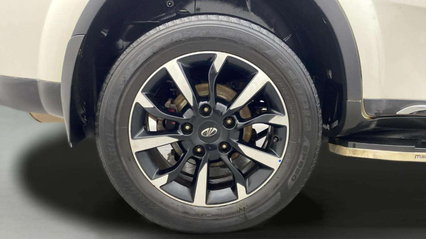 2019 Mahindra XUV500 W11 AT, Diesel, Automatic, 79,196 km, Right Rear Wheel