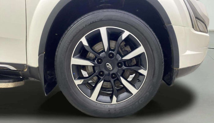 2019 Mahindra XUV500 W11 AT, Diesel, Automatic, 79,032 km, Right Front Wheel