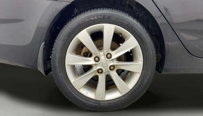 2012 Hyundai Verna FLUIDIC 1.6 VTVT SX, Petrol, Manual, 49,512 km, Right Rear Wheel