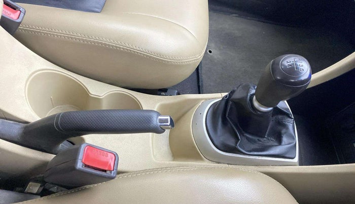 2012 Hyundai Verna FLUIDIC 1.6 VTVT SX, Petrol, Manual, 49,512 km, Gear Lever