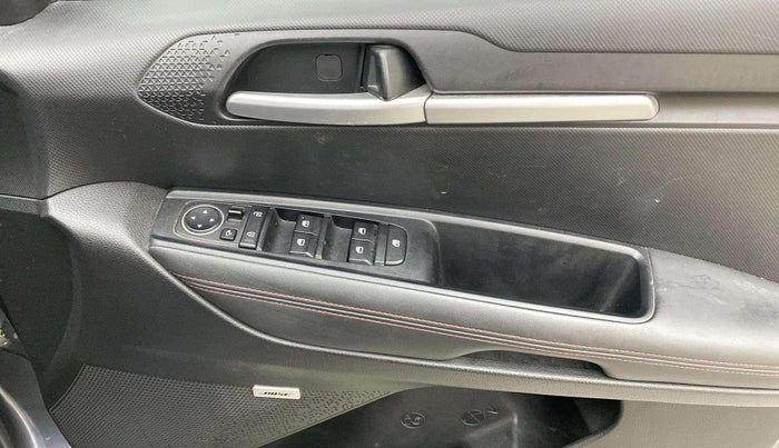 2021 KIA SONET GTX PLUS 1.0 IMT, Petrol, Manual, 18,199 km, Driver Side Door Panels Control