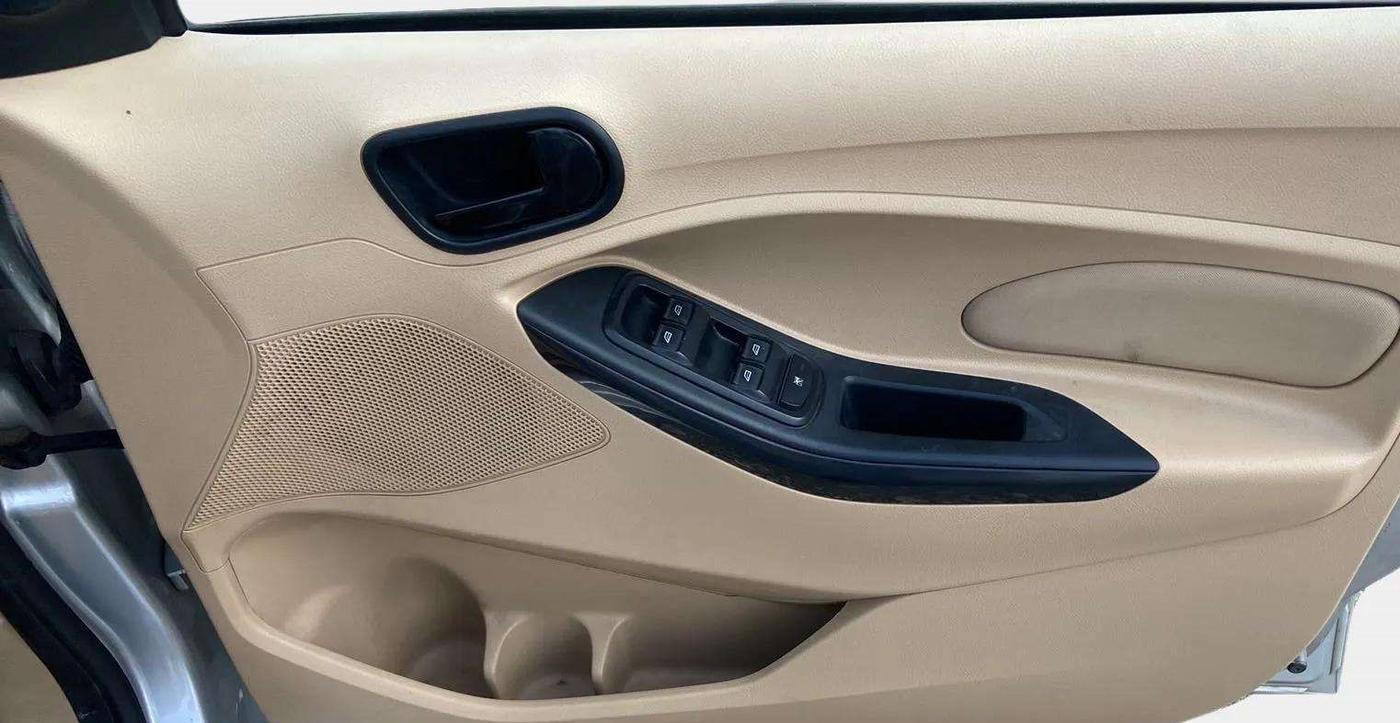 2018 Ford Figo Aspire TITANIUM 1.2 PETROL, CNG, Manual, 78,658 km, Driver Side Door Panels Control