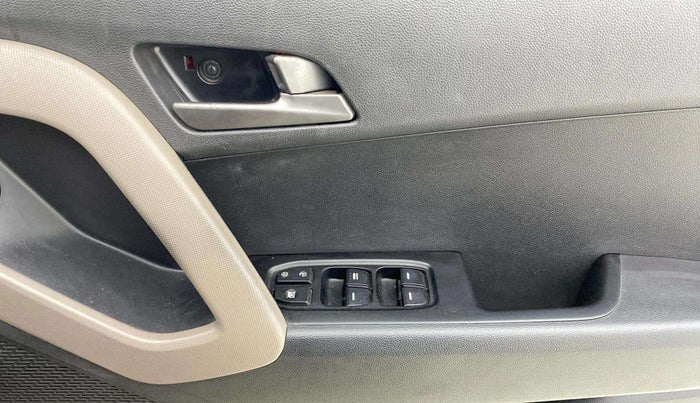 2015 Hyundai Creta SX PLUS 1.6 PETROL, Petrol, Manual, 54,917 km, Driver Side Door Panels Control
