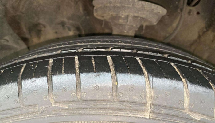 2015 Hyundai Creta SX PLUS 1.6 PETROL, Petrol, Manual, 54,917 km, Left Front Tyre Tread