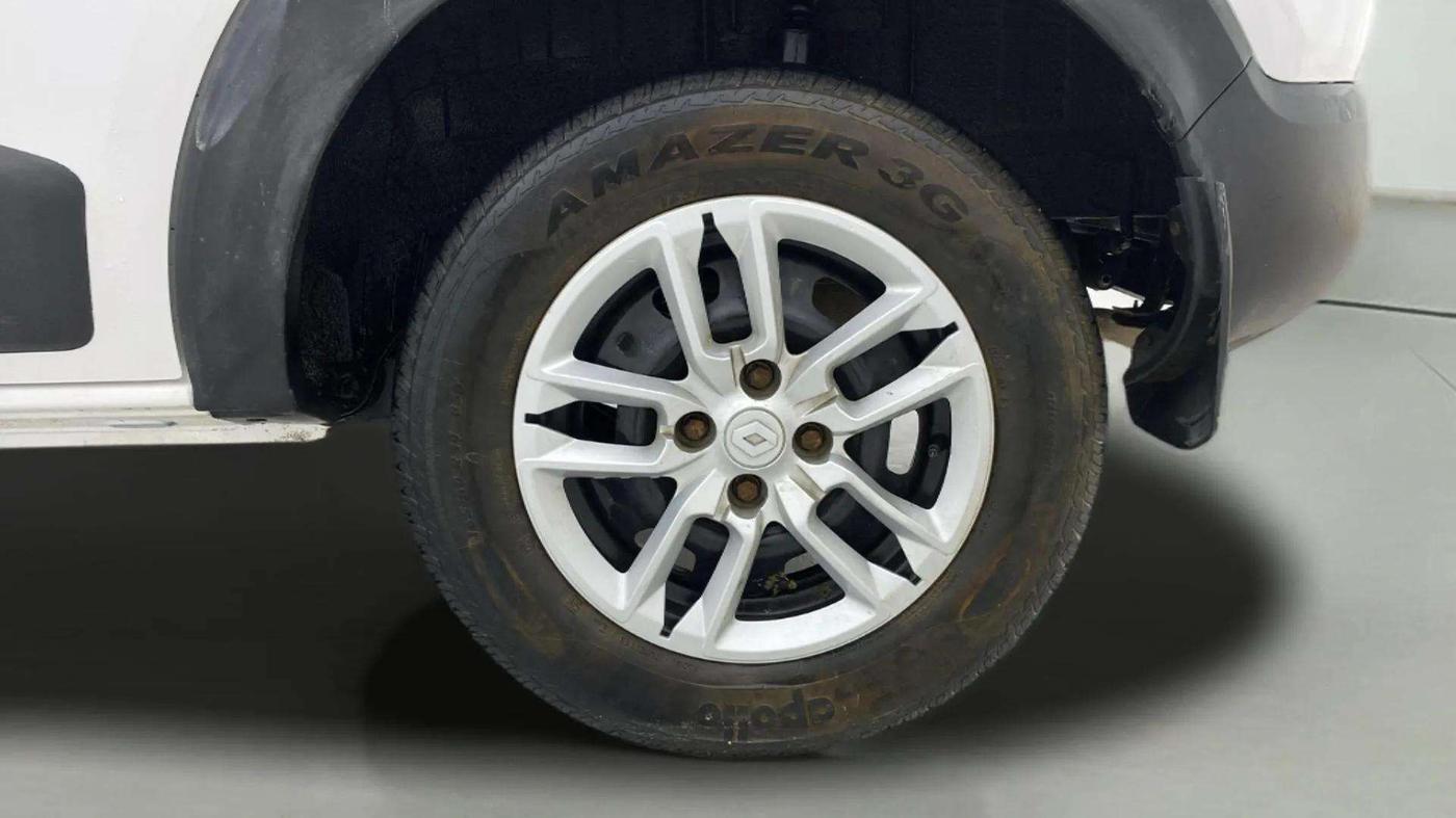 2022 Renault TRIBER RXT, Petrol, Manual, 59,755 km, Left Rear Wheel