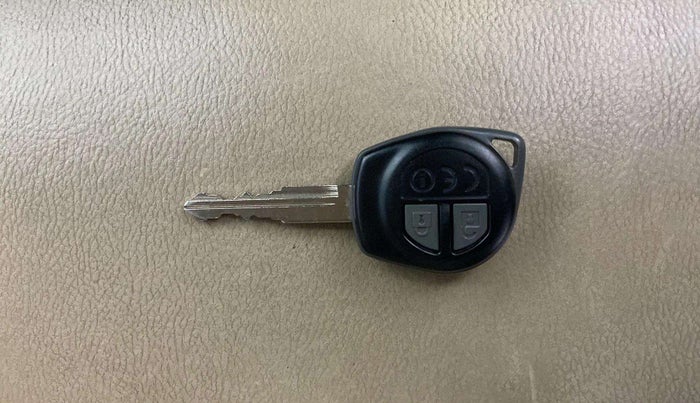 2016 Maruti Ciaz VXI+, Petrol, Manual, 56,322 km, Key Close Up