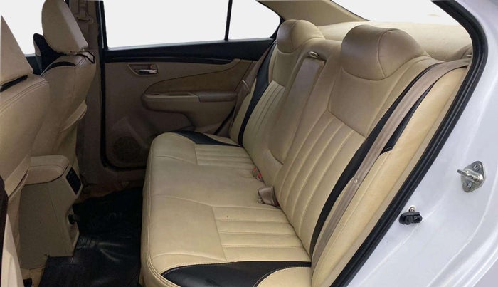 2016 Maruti Ciaz VXI+, Petrol, Manual, 56,322 km, Right Side Rear Door Cabin