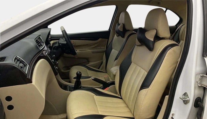 2016 Maruti Ciaz VXI+, Petrol, Manual, 56,322 km, Right Side Front Door Cabin