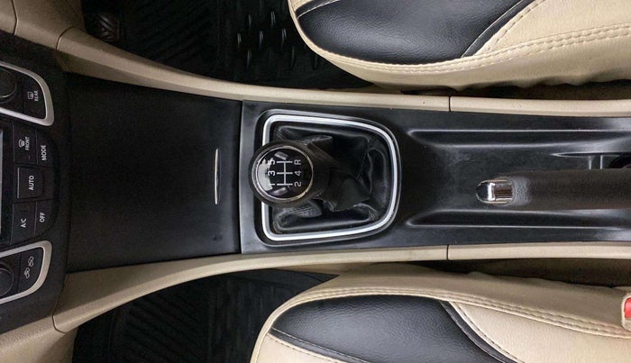 2016 Maruti Ciaz VXI+, Petrol, Manual, 56,322 km, Gear Lever