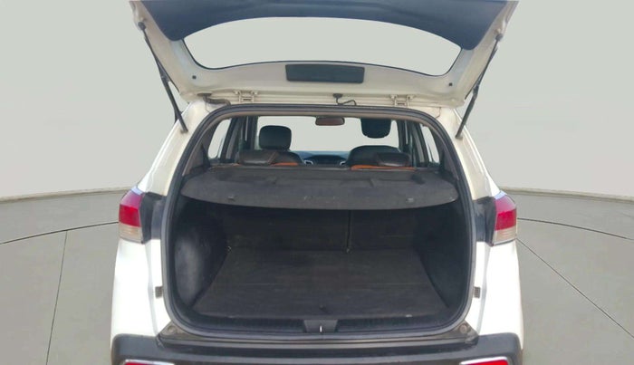 2018 Hyundai Creta SX AT 1.6 DIESEL, Diesel, Automatic, 65,481 km, Boot Inside