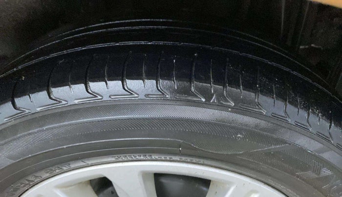 2017 Tata Tiago XZ PETROL, Petrol, Manual, 1,31,807 km, Right Rear Tyre Tread