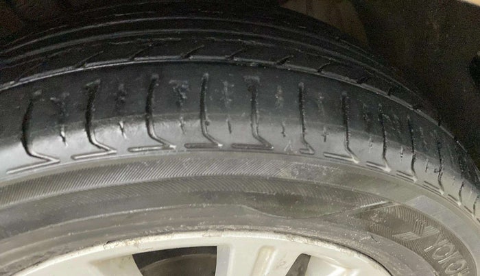 2017 Tata Tiago XZ PETROL, Petrol, Manual, 1,31,807 km, Right Front Tyre Tread