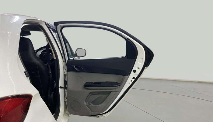 2017 Tata Tiago XT PETROL, Petrol, Manual, 61,320 km, RHS Rear Door