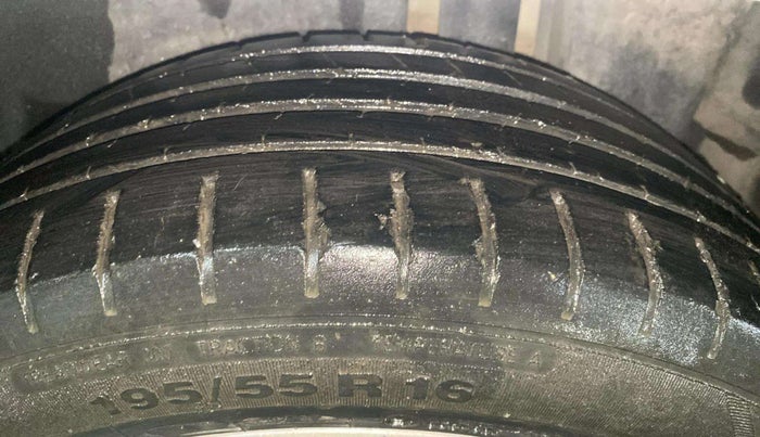 2018 Maruti Ciaz ALPHA 1.4 PETROL, Petrol, Manual, 62,825 km, Left Rear Tyre Tread