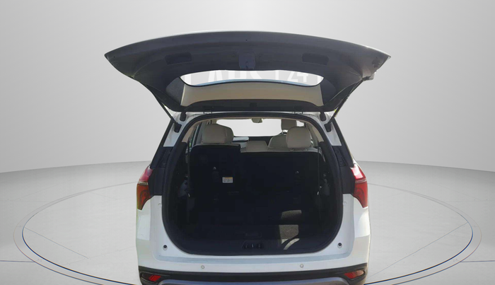 2022 Mahindra XUV700 AX 7 LUXURY P AT 7 STR, Petrol, Automatic, 78,154 km, Boot Door Open