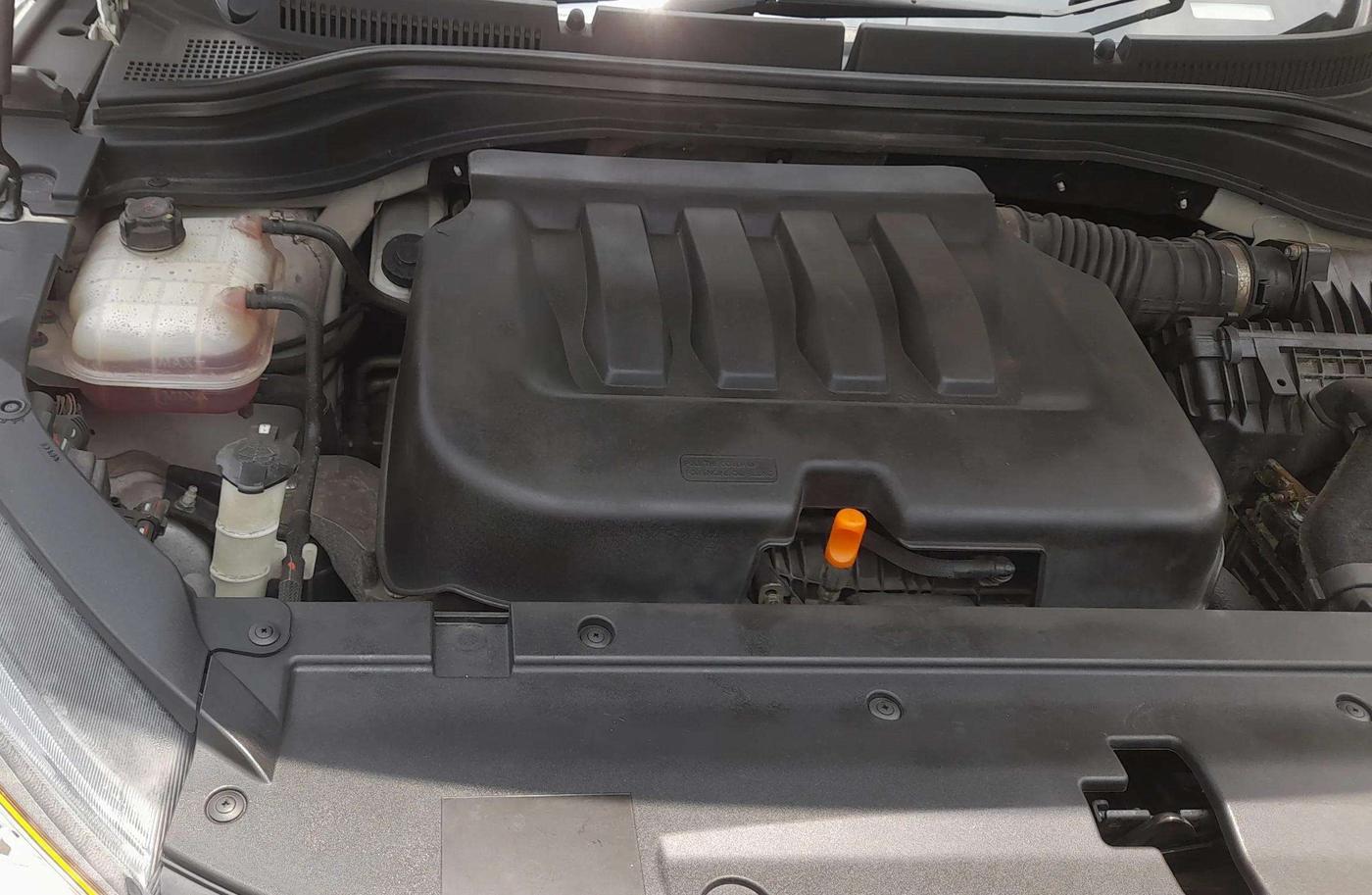 2022 Mahindra XUV700 AX 7 LUXURY P AT 7 STR, Petrol, Automatic, 78,257 km, Engine View - Right