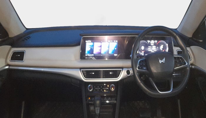 2022 Mahindra XUV700 AX 7 LUXURY P AT 7 STR, Petrol, Automatic, 78,154 km, Dashboard