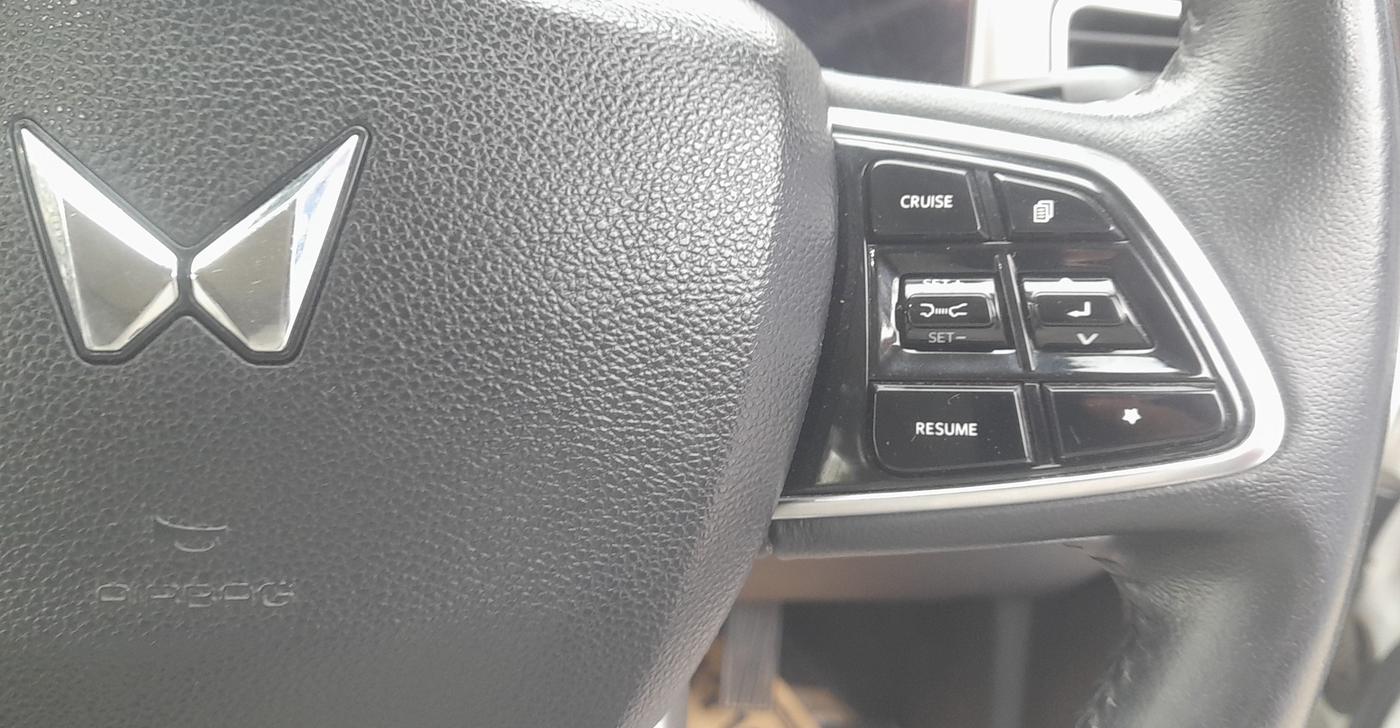 2022 Mahindra XUV700 AX 7 LUXURY P AT 7 STR, Petrol, Automatic, 78,257 km, Adaptive Cruise Control