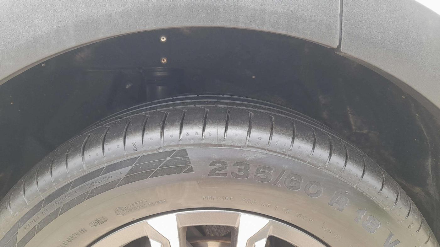 2022 Mahindra XUV700 AX 7 LUXURY P AT 7 STR, Petrol, Automatic, 78,257 km, Right Rear Tyre Tread