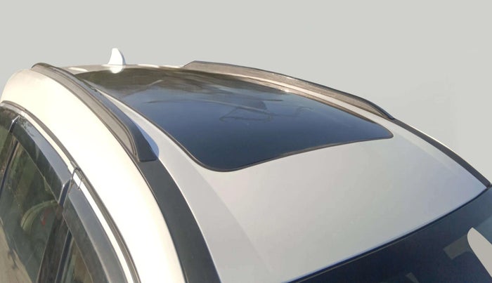 2022 Mahindra XUV700 AX 7 LUXURY P AT 7 STR, Petrol, Automatic, 78,154 km, Roof